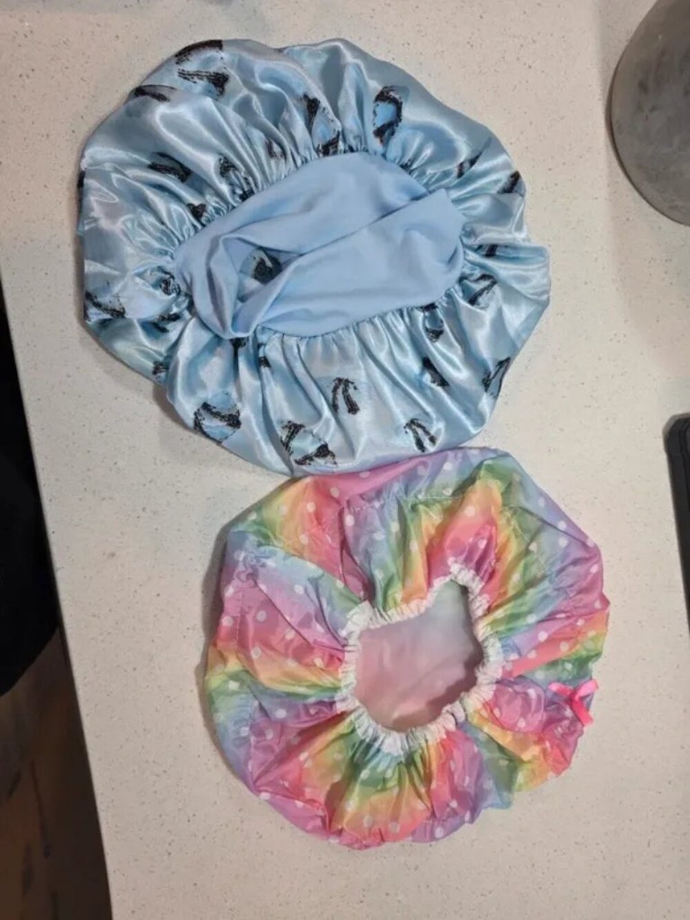 Satin sleep bonnets and shower cap, tie-dye rainbow and blue lamp print patterns - Picture 2 of 2